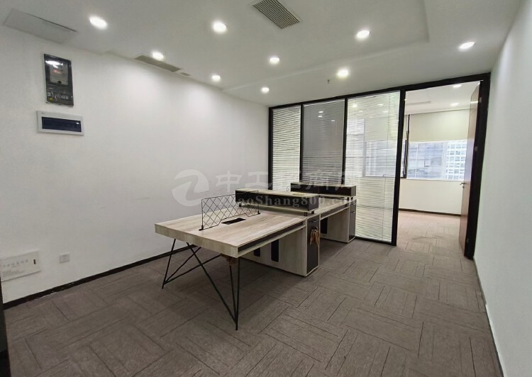福田办公室小面积100平，下沙地铁口300米，采光视野好6