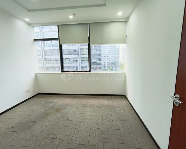 福田办公室小面积100平，下沙地铁口300米，采光视野好