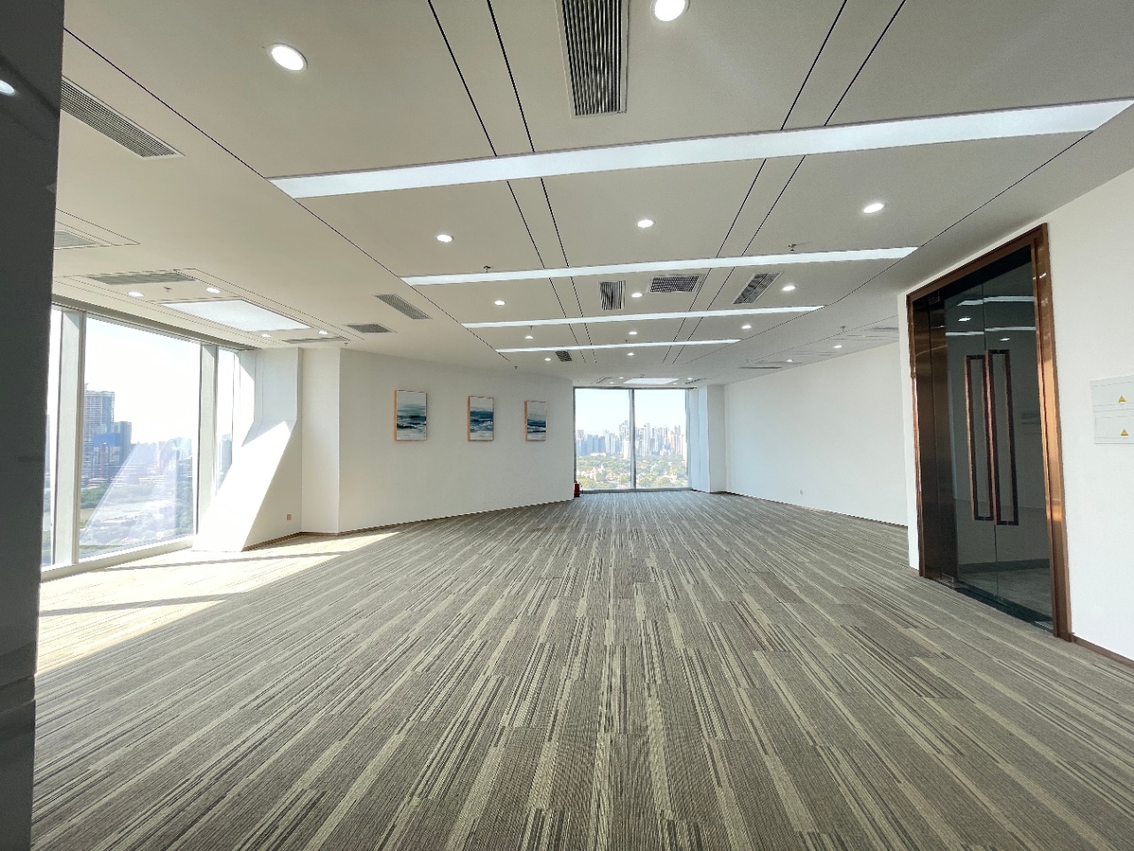 南山地铁口华侨城大厦新出375平精装修超甲级写字楼办公室出租