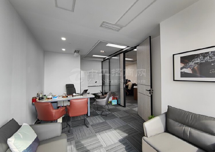南山科技园大冲商务中心高层小面积精装修办公室2