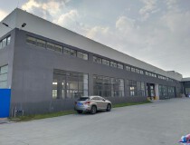 龙江镇旺岗工业区新出标准厂房一楼4800平，高度8米