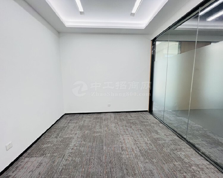 龙华深圳北站346平精装4+1格局可配家私办公室写字楼出租