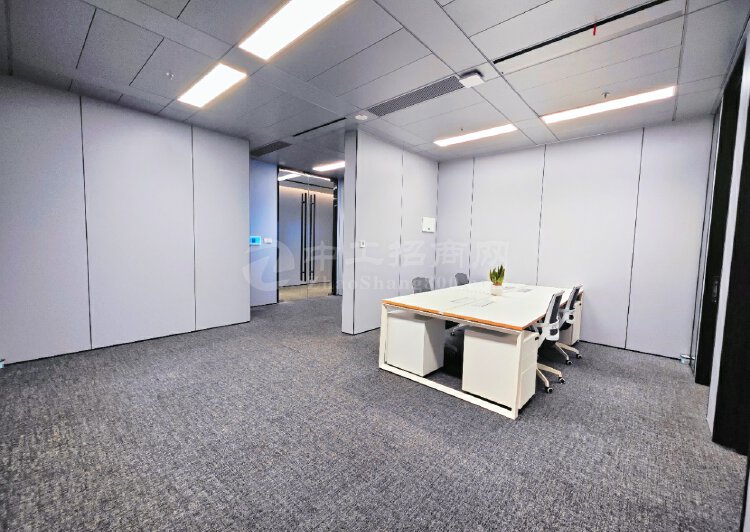 南山科技园汉京金融中心新出130平2+1精装修带家私办公室3