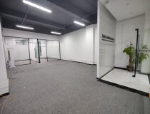 坂田杨美地铁口附近150平厂改办公室，环境好，交通方便
