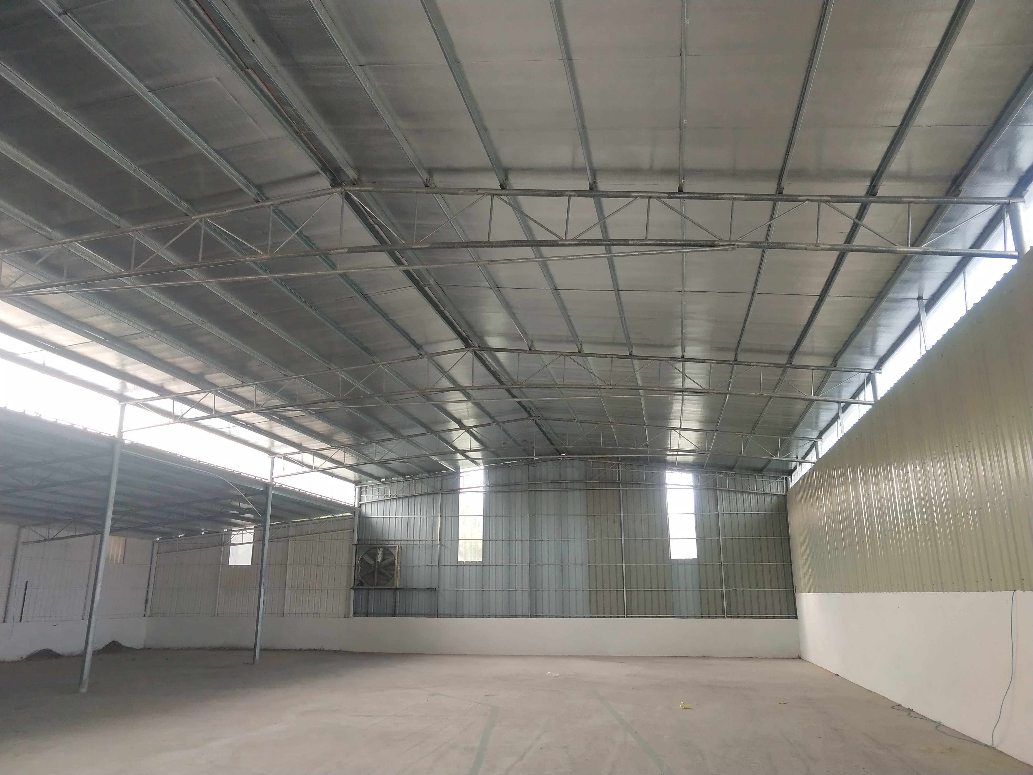独院1500平方单一层厂房仓库出租。