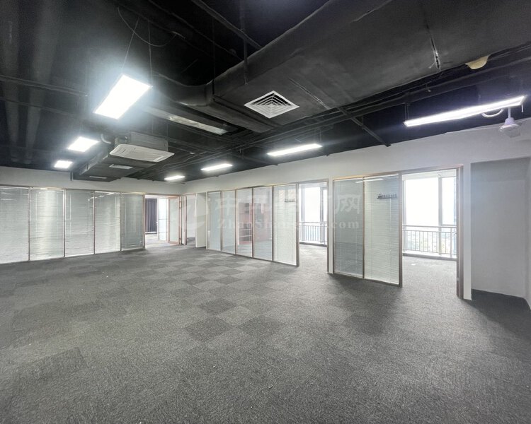 布吉李朗开发商直租980平精装办公室，多格局采光好，可分隔！