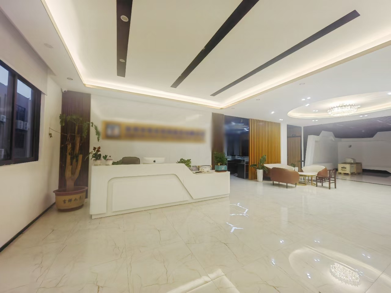 福永塘尾二楼整层实际面积2500平，精装修办公室车间+仓库
