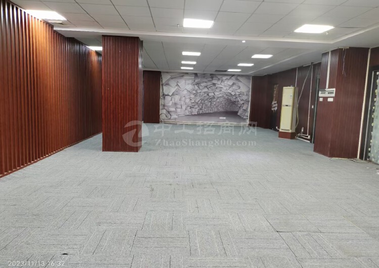 翠亨新区现成装修办公室招租，500方，拧包入住，租金实惠7