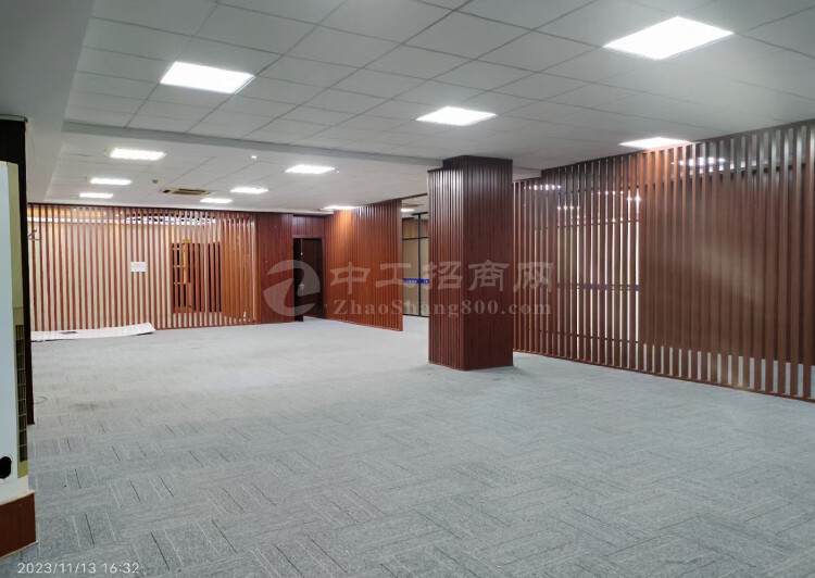 翠亨新区现成装修办公室招租，500方，拧包入住，租金实惠5