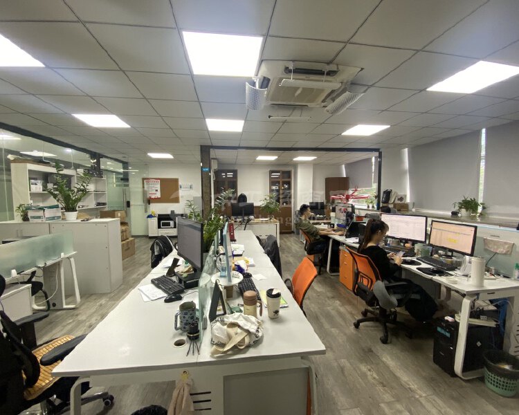 工作日看房，月底空、深圳软件园一期面  积：228平