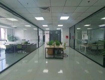 龙华地铁口原房东全新装修一整层1600平带前台办公室无尘车间