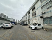 平湖山夏原房东独院厂房6800平红本厂房出售，周边配套设施齐