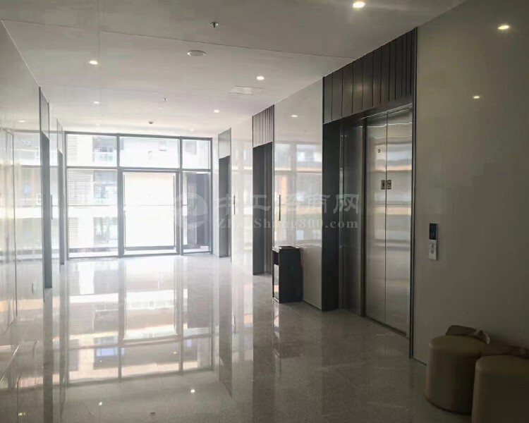 观澜九龙山写字楼出租，精装修办公室400平方，超高使用率。