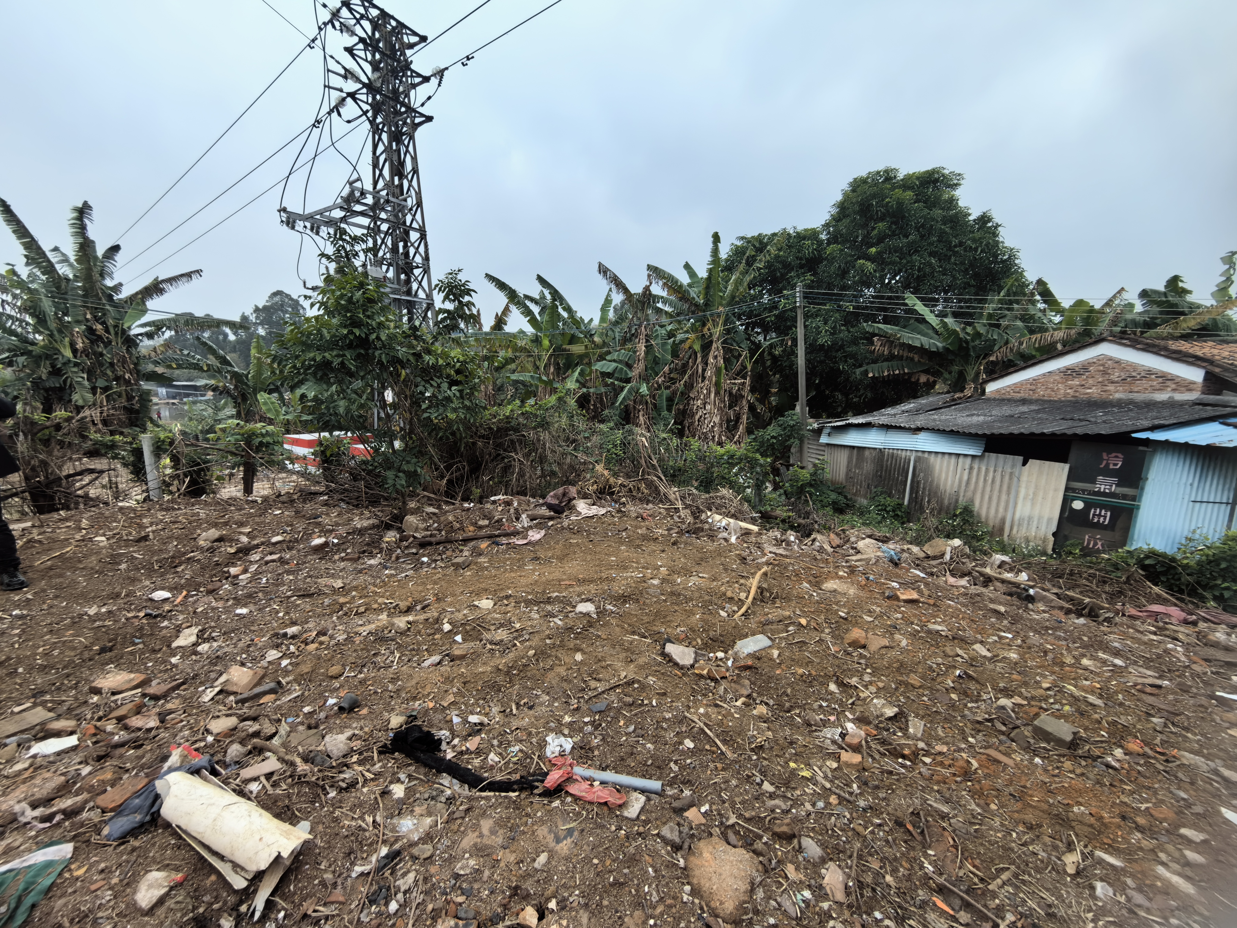 原房东土地出租，配套住宿，环境安静，适合养殖业，可拎包入住。4