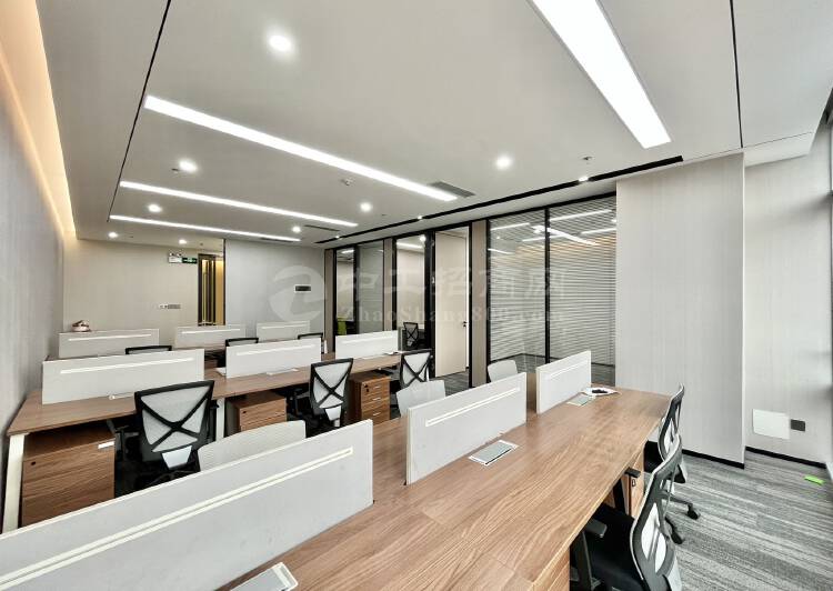南山西丽地铁口南山智谷大厦新出288平精装修带家私办公室出租2