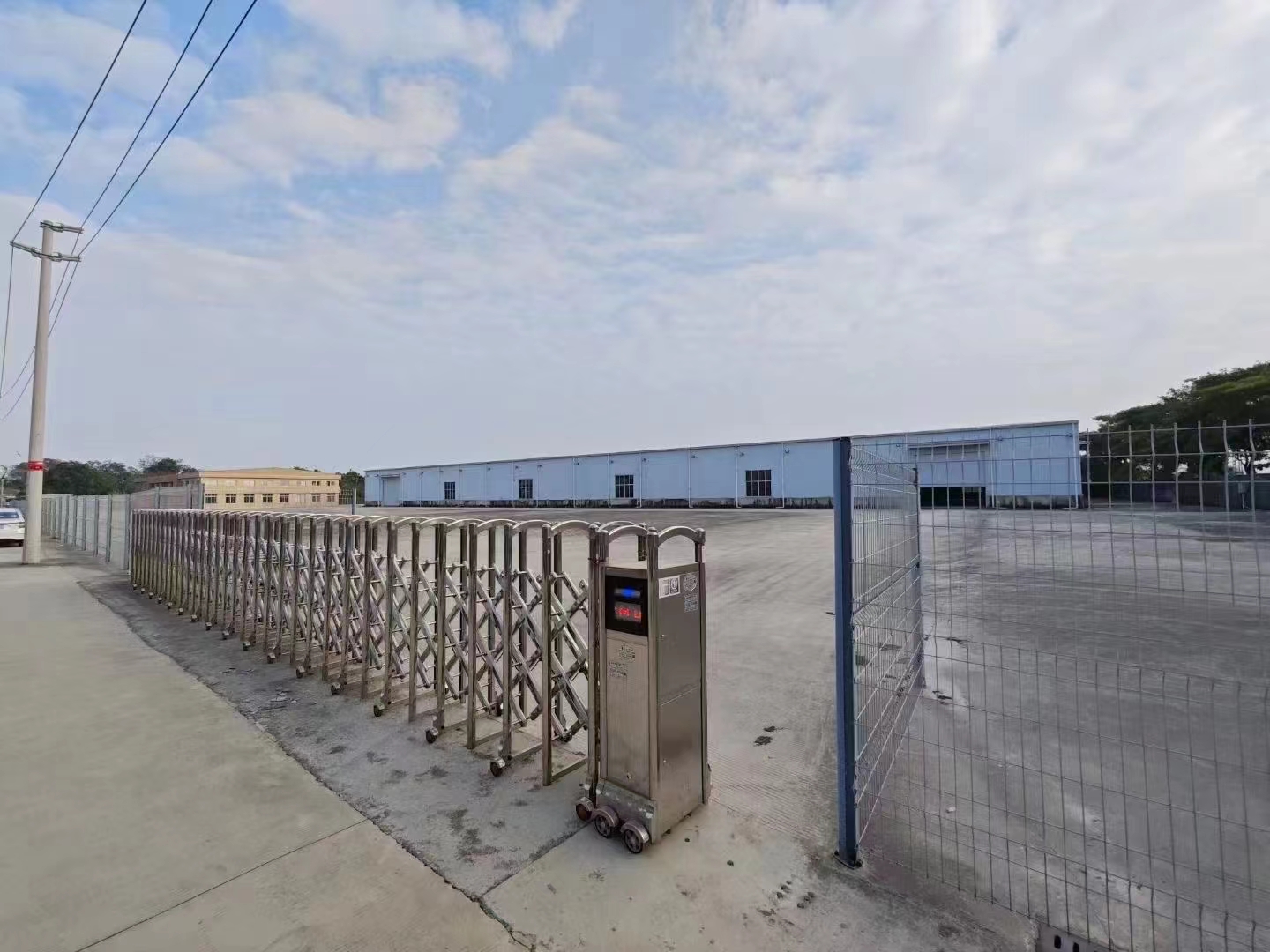 仲恺原房东钢结构厂房仓库4000平低价16块实际面积出租。