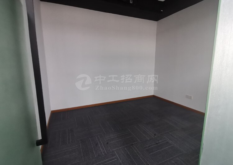深圳福永地铁口252平精装修办公室，3+1格局，采光好3