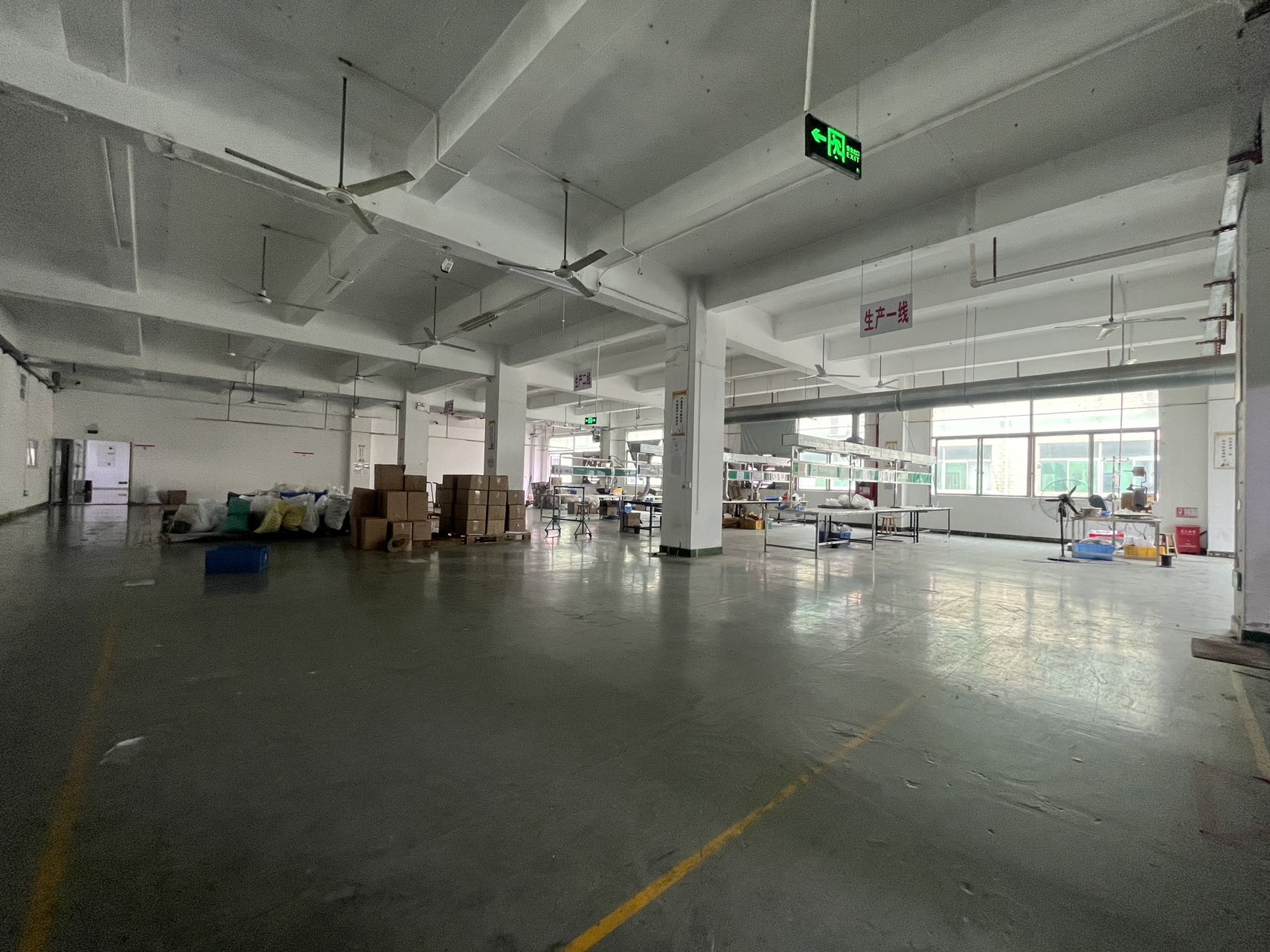 龙华观澜科技园2525平厂房出租适合办公仓库电子模切等
