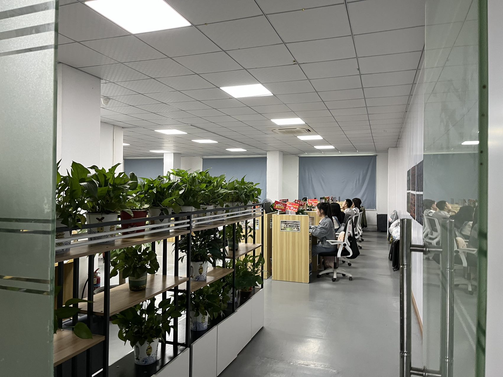 虎门镇精装修厂房，格局方正，两部电梯，空地大停车方便