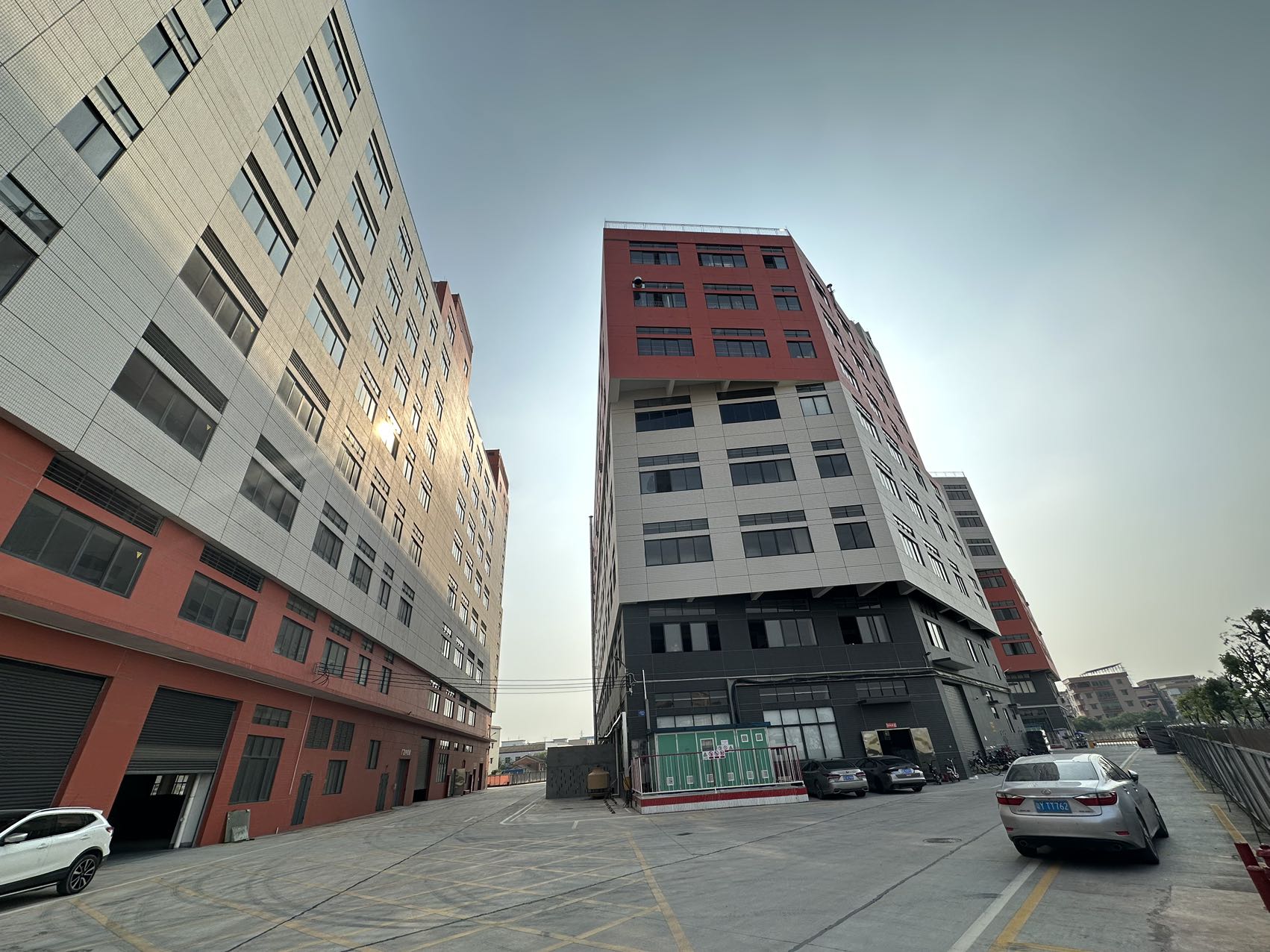 罗村桂丹路边大型红本厂房仓库出租，行业不限制，可以分租易招工