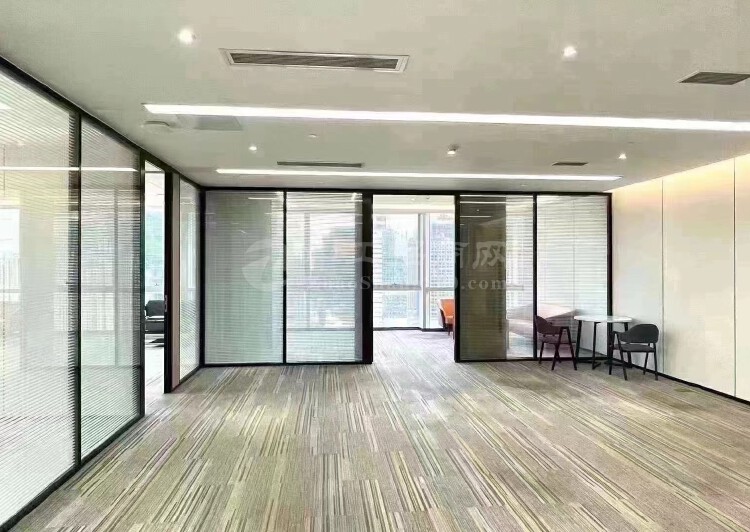 南山科技园地铁口大中商务中心新出438平精装修写字楼办公室5