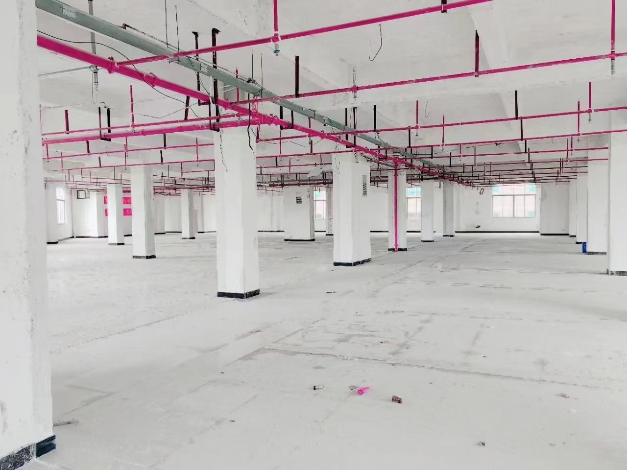 钟落潭工业园区独栋总面积10500平可分租，可生产可仓库