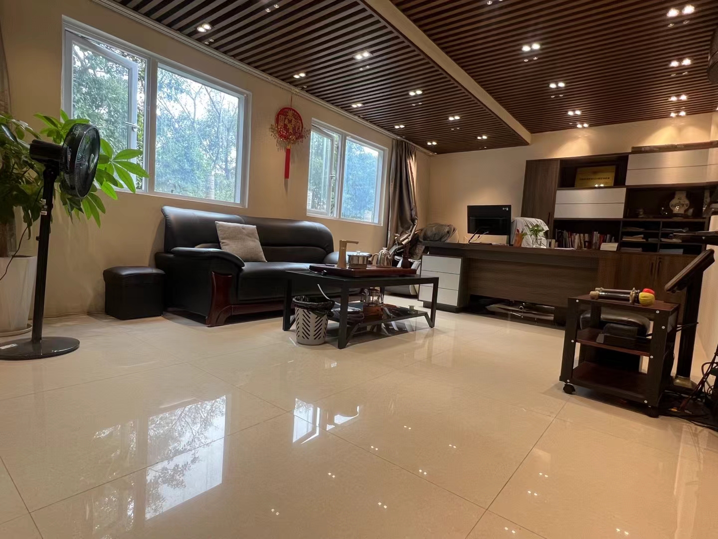 龙华深圳北站园林式办公188平方出租，环境幽美