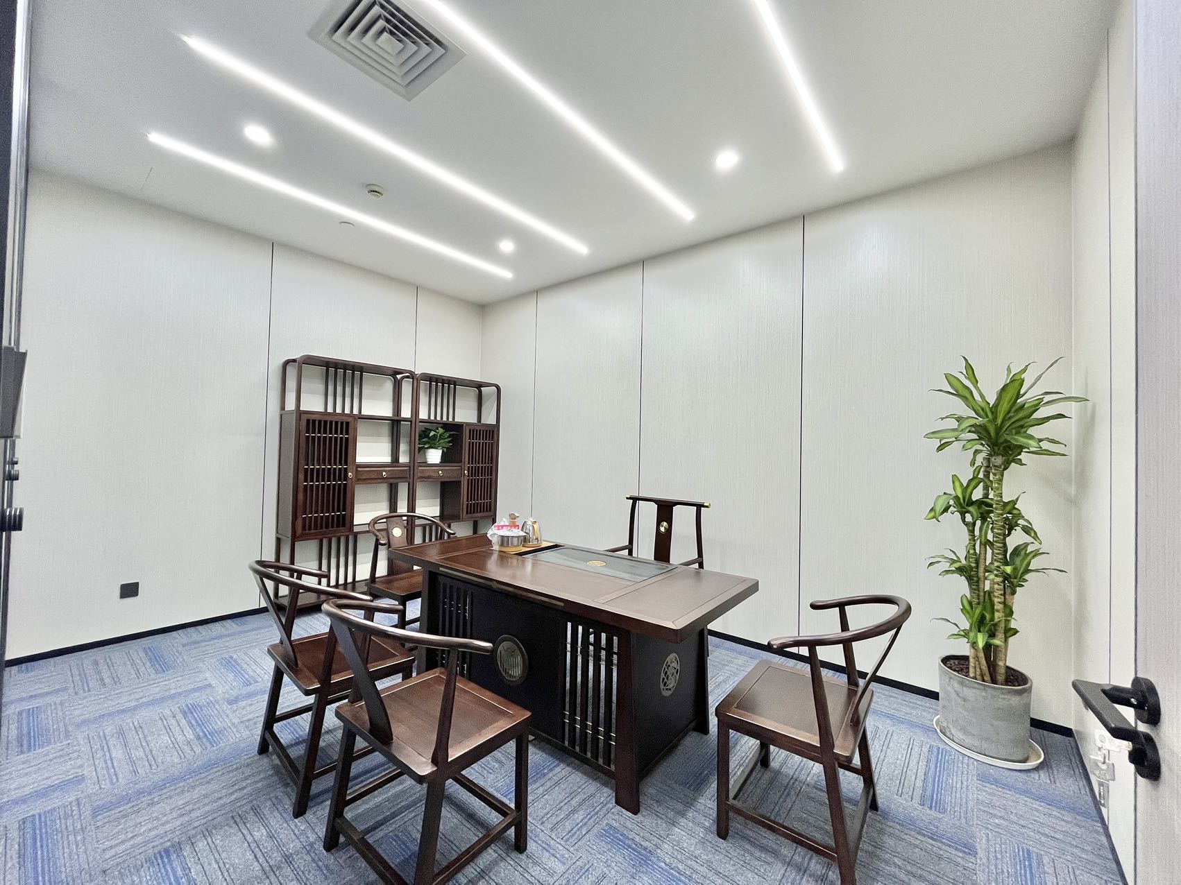 黄埔区双地铁口附近新出小面积办公室招租面积80~500方。