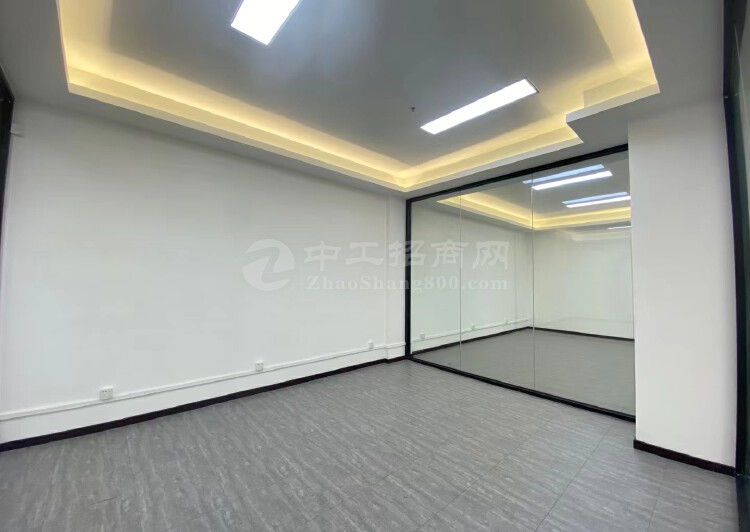 深圳布吉地铁口330平米写字楼3