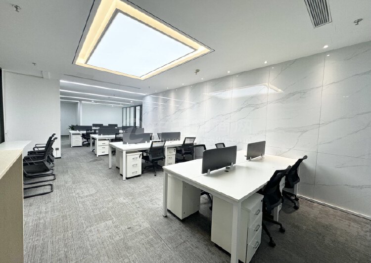 飞亚达科技大厦实用面积100精装修办公室出租2