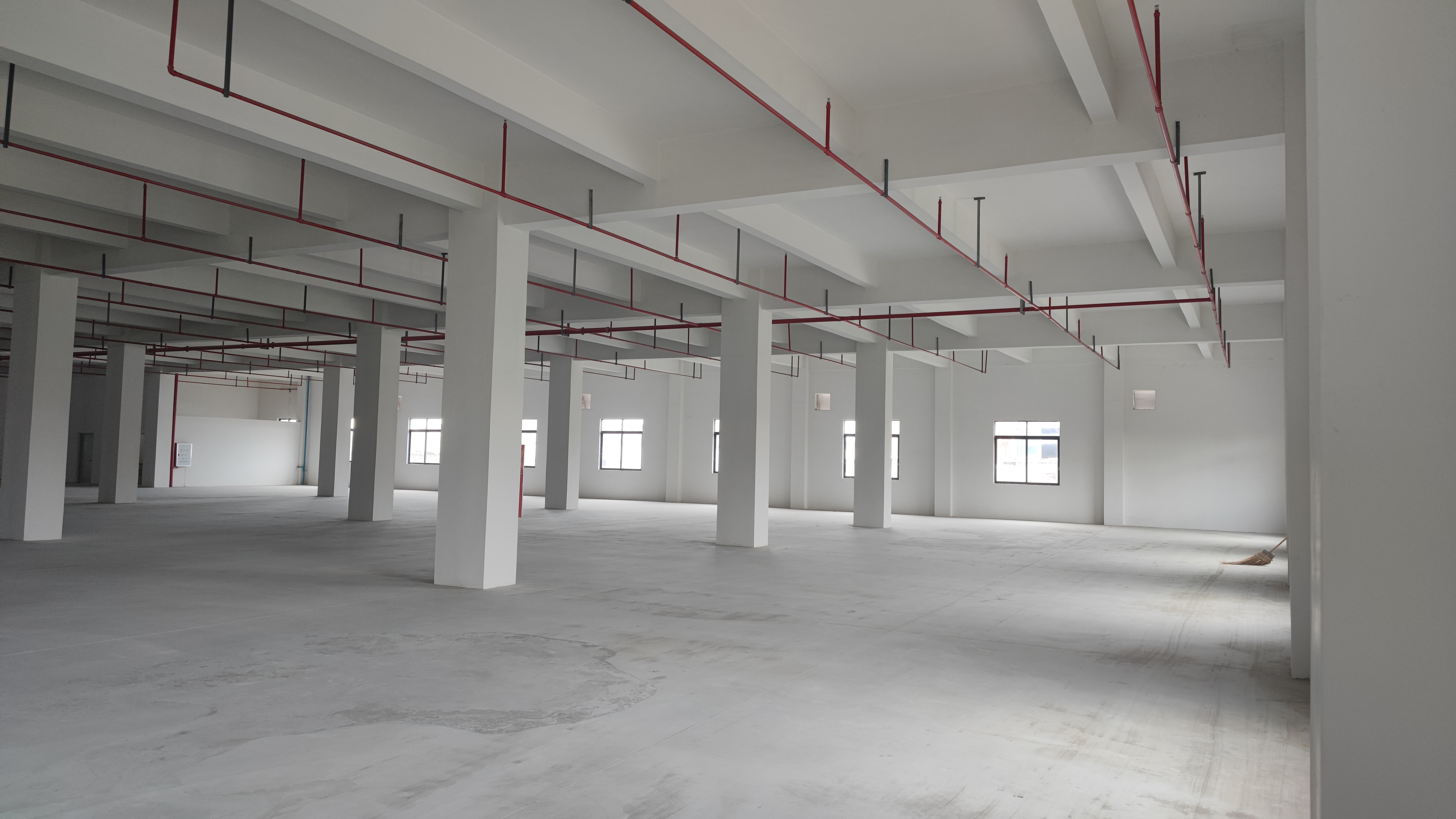 顺德龙江标准楼层厂房仓库低价出租3000方一层过适合软体家具
