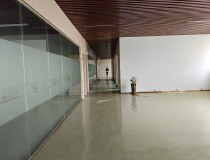 中山市东区精装办公室1000平米招租。
