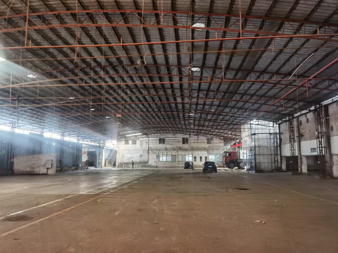 新出独院厂房5000平方米出租层高8米可以放布匹做仓库