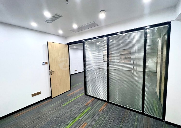 广州市增城区中新精装修办公室80平方出租4