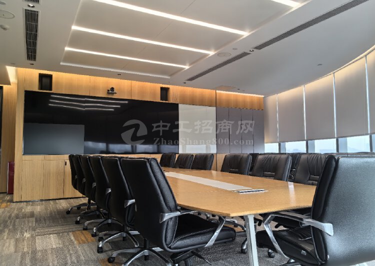 南山科技园整层精装办公室面积2097平，开发商直租，高使用率3