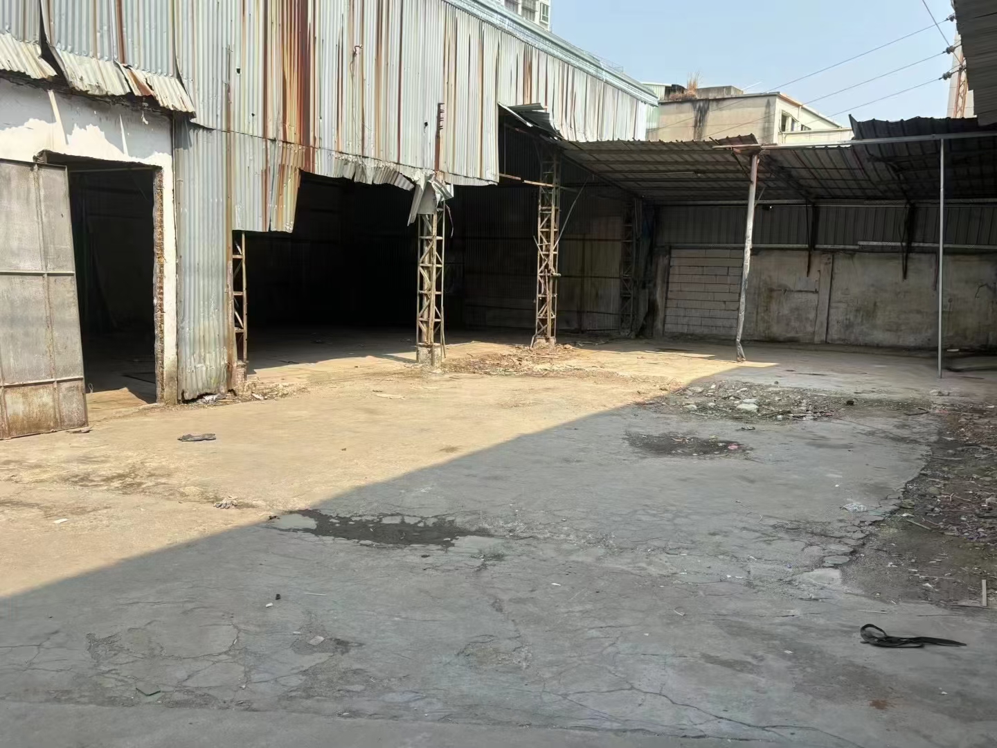 东莞塘厦原房东铁皮房独院厂房出租可做废品打包塑料分拣等行业