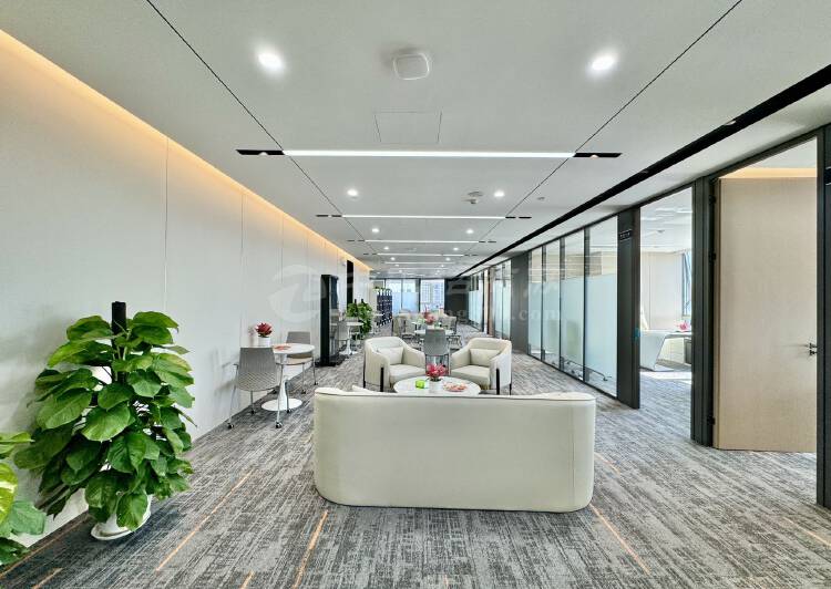 南山科技园超甲级写字楼，高区918平精装修配全套高档家私。8