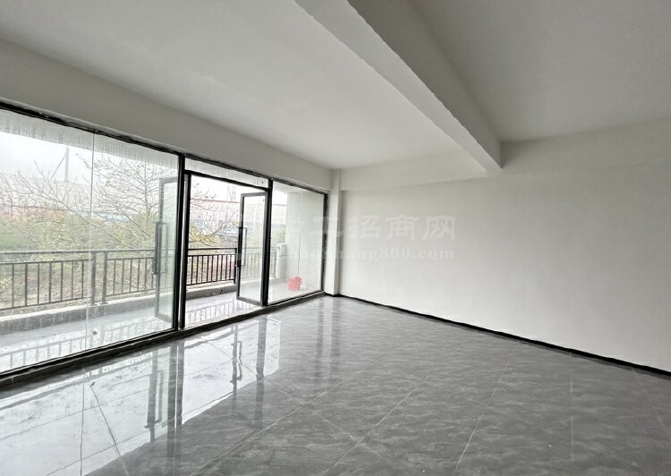 广州市海珠区南洲地铁站附近580平办公室装修好带家具落地窗4