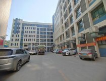 黄江镇全新工业园出租整层楼上2580平（无尘车间）现成办公室