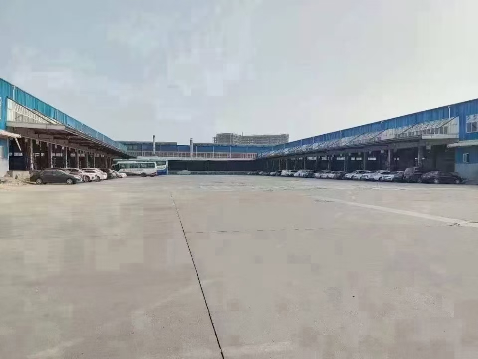 福永高标仓库20000平出租，丙二类消防，双边卸货平台，空地
