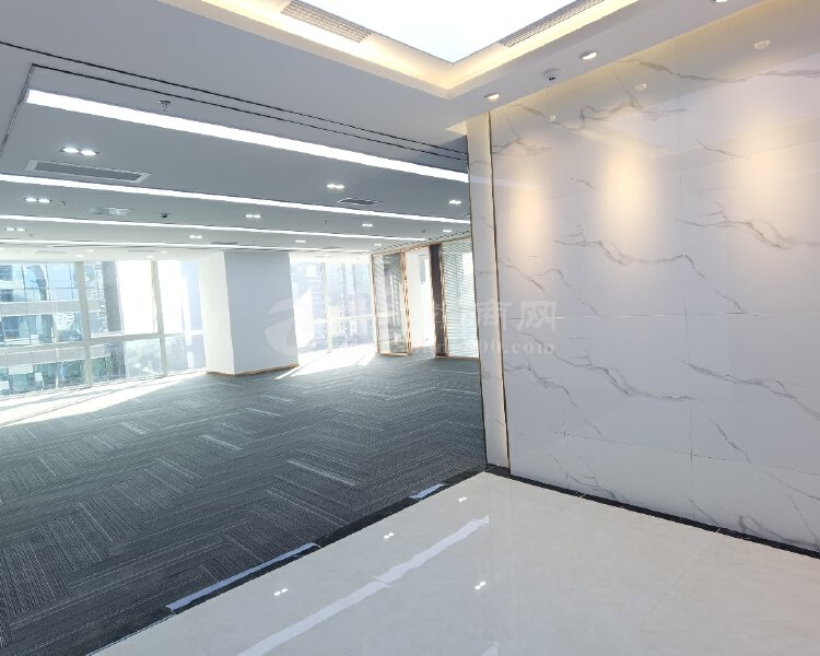 南山科技园地铁口大冲商务中心436平精装修5+1格局办公室