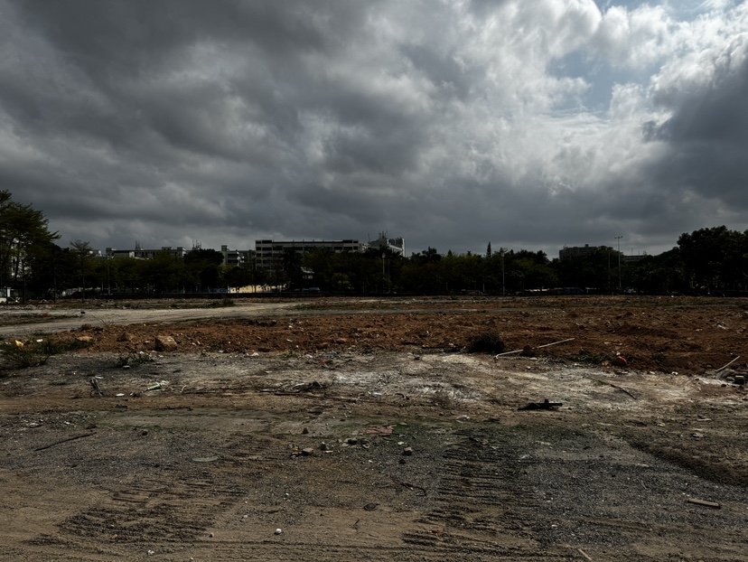 宝安区石岩街道独门独院空地出租，面积40000平，工业用地3