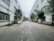 黄埔会展中心新丰南路主干道边上原房东厂房4500平方一整层。