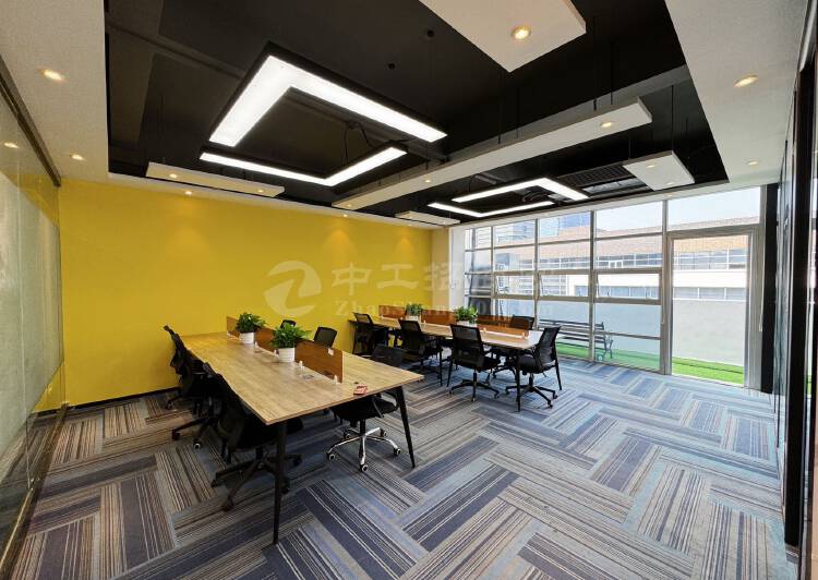 南山科技园地铁口写字楼出租，写字楼高使用率，带办公家具办公室3
