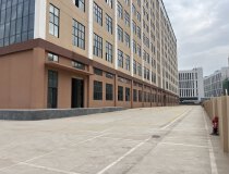 仲恺高速路口附近全新原房东红本厂房三楼承重1.2吨2000平