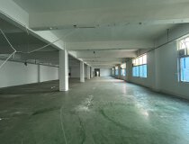 福永和平地铁口二楼2000平低价厂房出租原房东整层红本独院