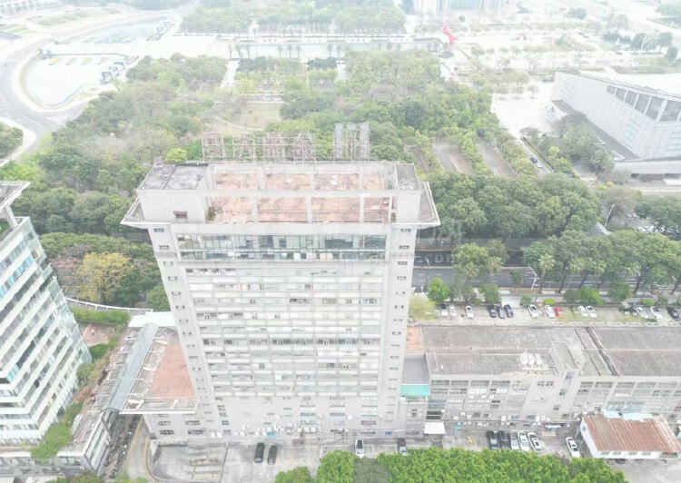 东莞南城区，独门独院总建筑面积25000平停车空地1201