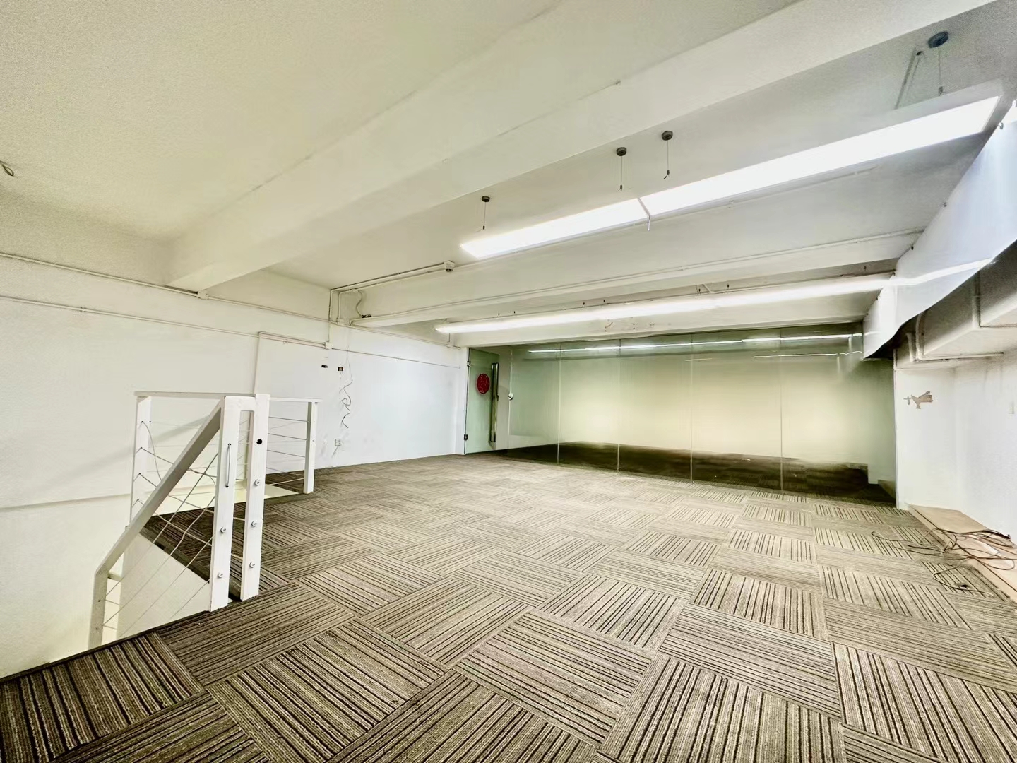 华侨城创意园稀缺loft复式办公室358平采光通透园区环境好
