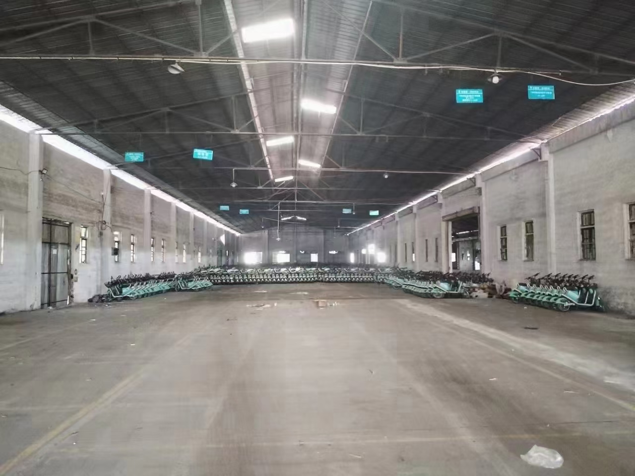 北滘高速路口附近新出7000平米低价厂房仓库交通便利能进拖挂