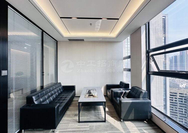 龙华地铁口带家私办公室出租250平3+1格局豪华精装全套家私3